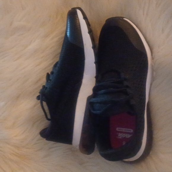 Sneaker - Picture 2 of 4